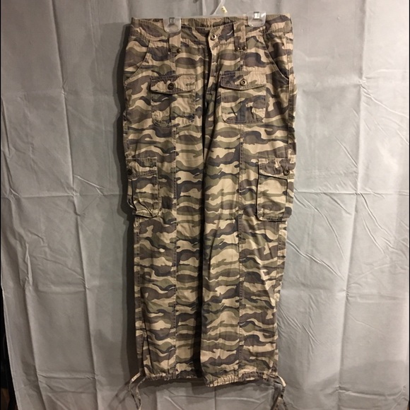 ❤️SALE❤️Woman’s Camo Utility/Combat Cargo Pants - Picture 1 of 7
